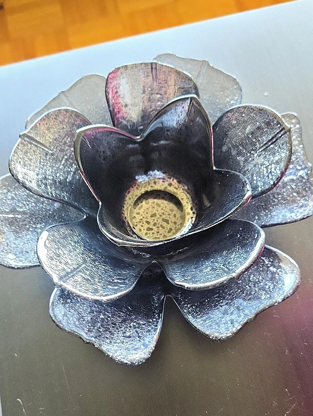 Layered Glass Flower Tealight Candle Holder Decor in Black & Gray